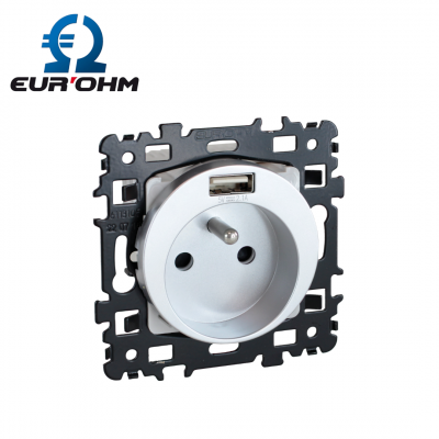Prise de courant 2P+T combinée avec un port USB silver SQUARE EUR'OHM