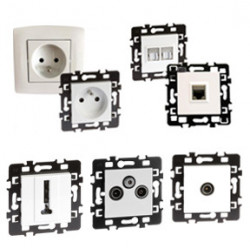 Prises diverses : prises RJ45, des prises Ethernet, prises réseaux...